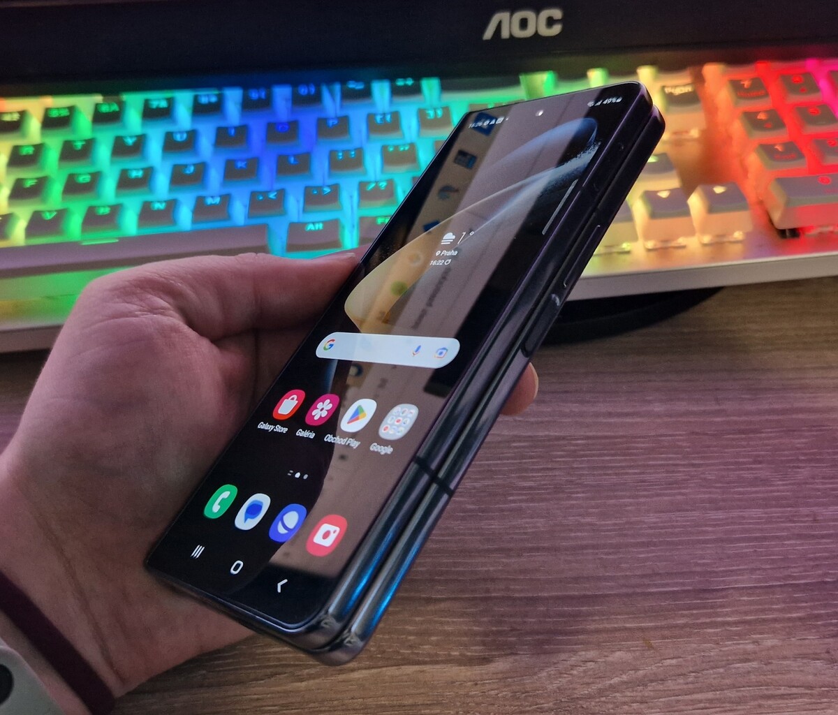 fold4, samsung, ohybný