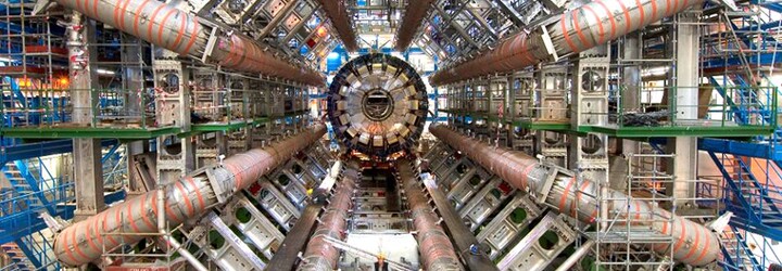 Vědci v urychlovači částic LHC zřejmě vůbec poprvé detekovali neutrina