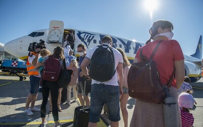 Ryanair po štyroch mesiacoch opäť začína lietať z Bratislavy. Od polovice júla sa spúšťa letná sezóna.
