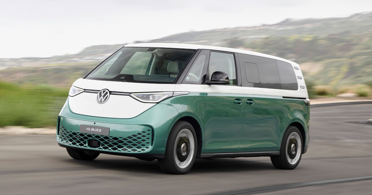 Volkswagen ID. Buzz přichází v prodloužené verzi. Má hned sedm míst, větší baterii a vyšší výkon
