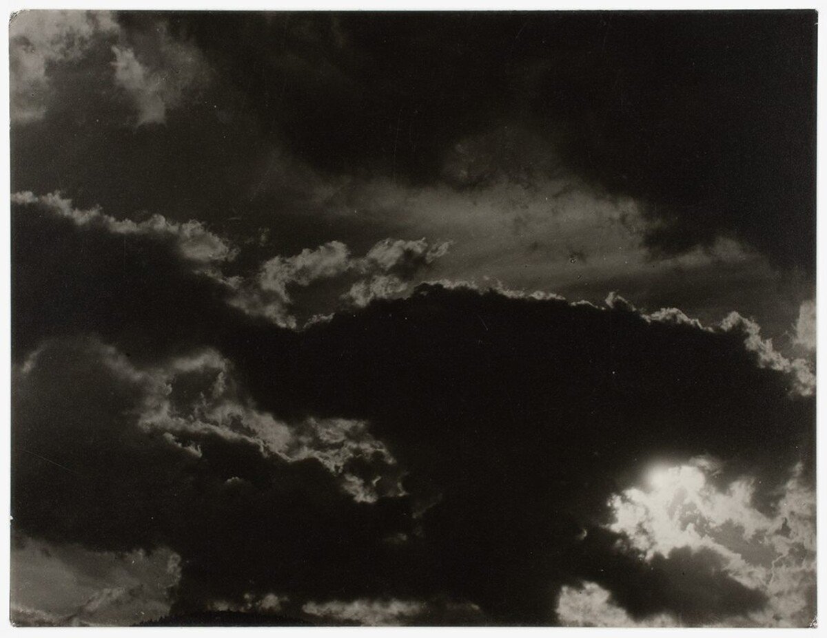 Alfred Stieglitz, fotografie ze série Ekvivalenty.