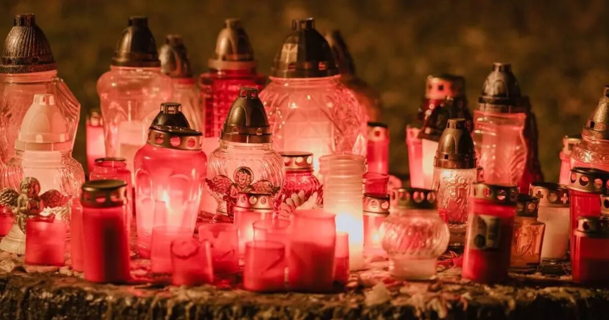 Město napsalo jména žen na hroby lidských plodů. Dostalo pokutu