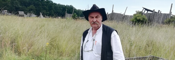 Mikuláš Vareha sa vracia: Vo väzení by mali byť štátne bordely. Rómom dám do lesa služobné slony, boxeri budú dojiť kravy