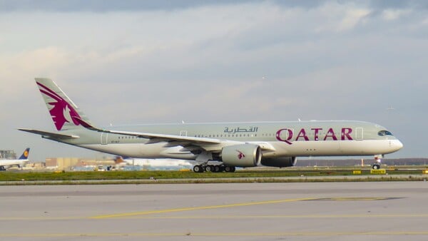 Tímhle supermoderním dvoumotorákem se dostaneš na dovolenou třeba s Qatarem. Jak se tento letoun jmenuje?