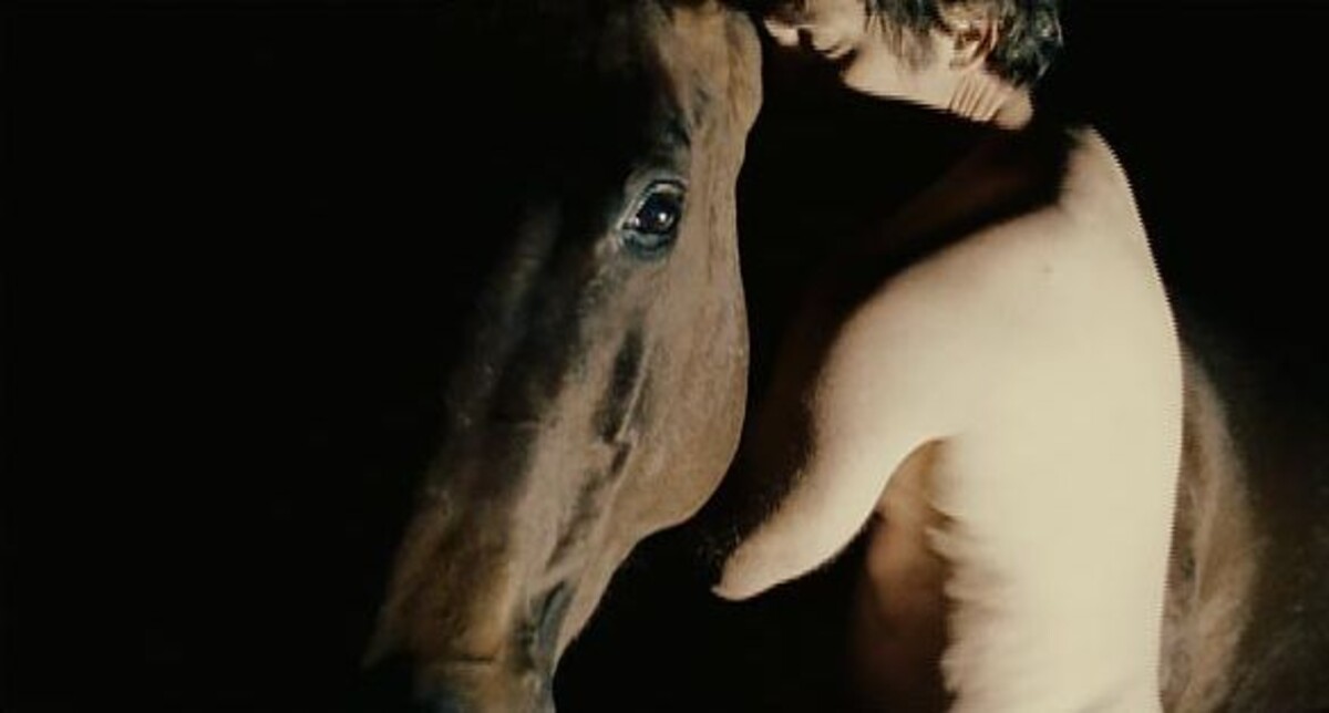 Záber z filmu Zoo (2007).