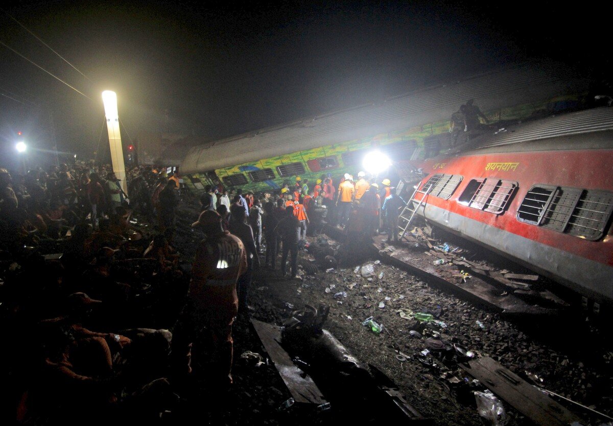 Vykoľajený vlak v Indii.
