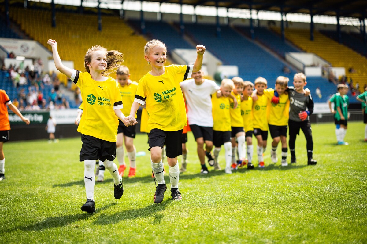 Mc Donald's Cup, fotbal