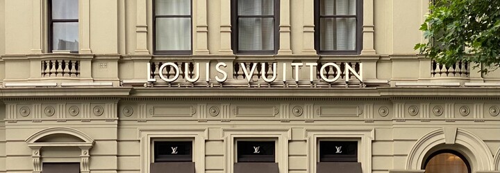 Značka Louis Vuitton vybudovala ve Francii bioklimatický ateliér. Chce být udržitelnější
