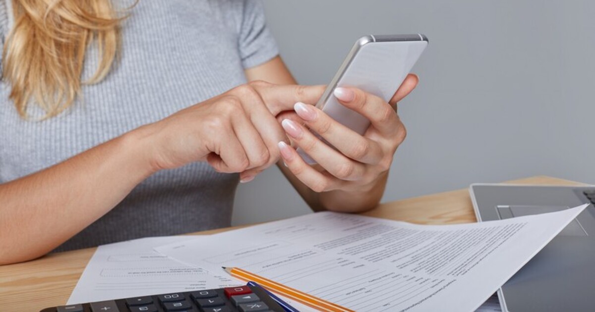 Studenstvo se vrátilo do škol a návštěvnost ChatGPT rázem stoupla