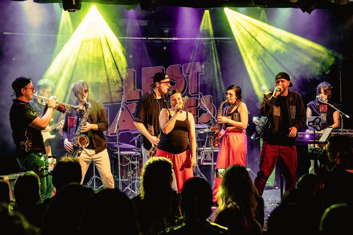 Celest & Charles, kapela