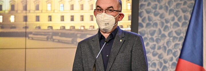 Změny v očkování: Od pondělí se mohou hlásit lidé nad 70 a očkovat začnou i praktičtí lékaři
