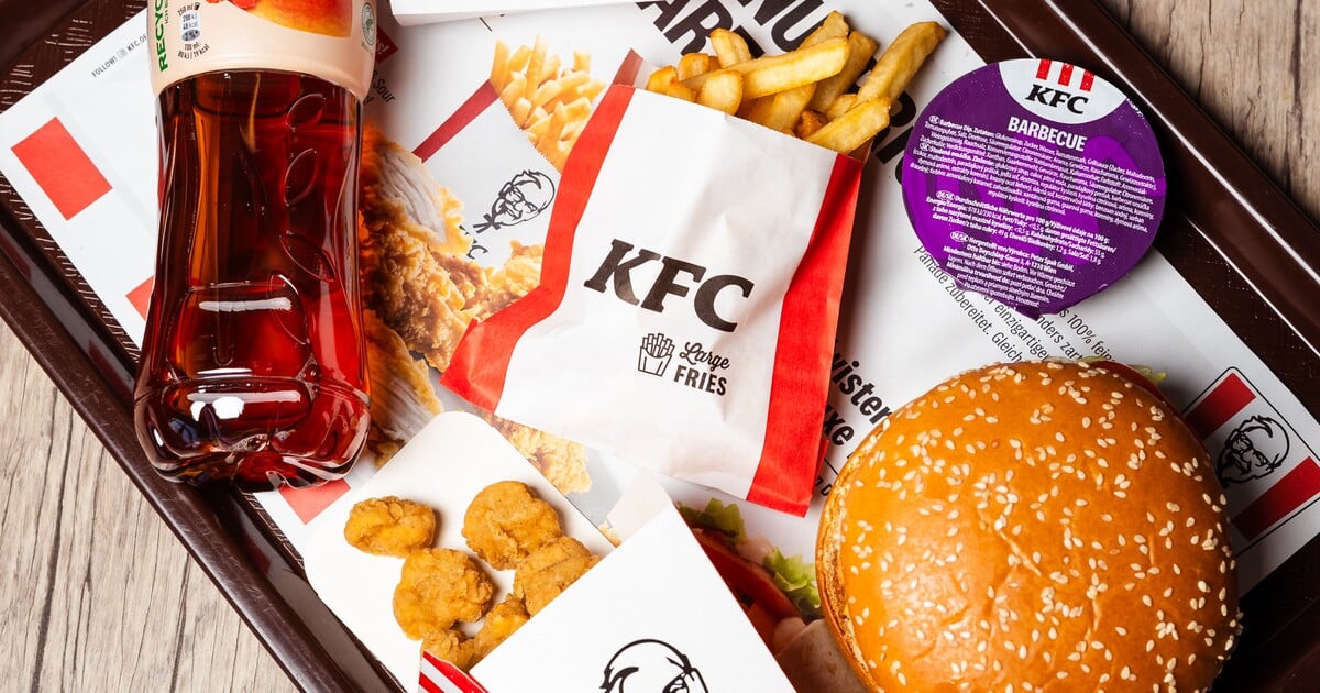 KFC čelí dalšímu skandálu. Kontroloři řeší rizikové zacházení s drůbežím masem