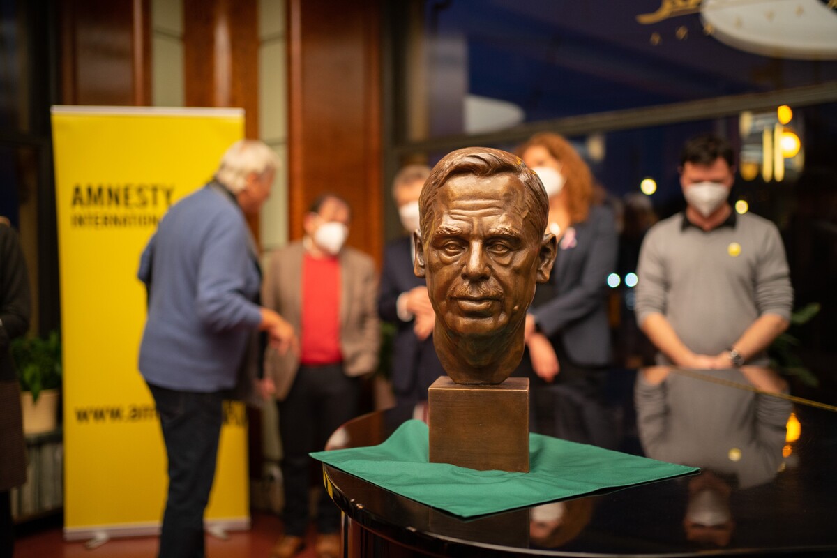 Václav Havel busta