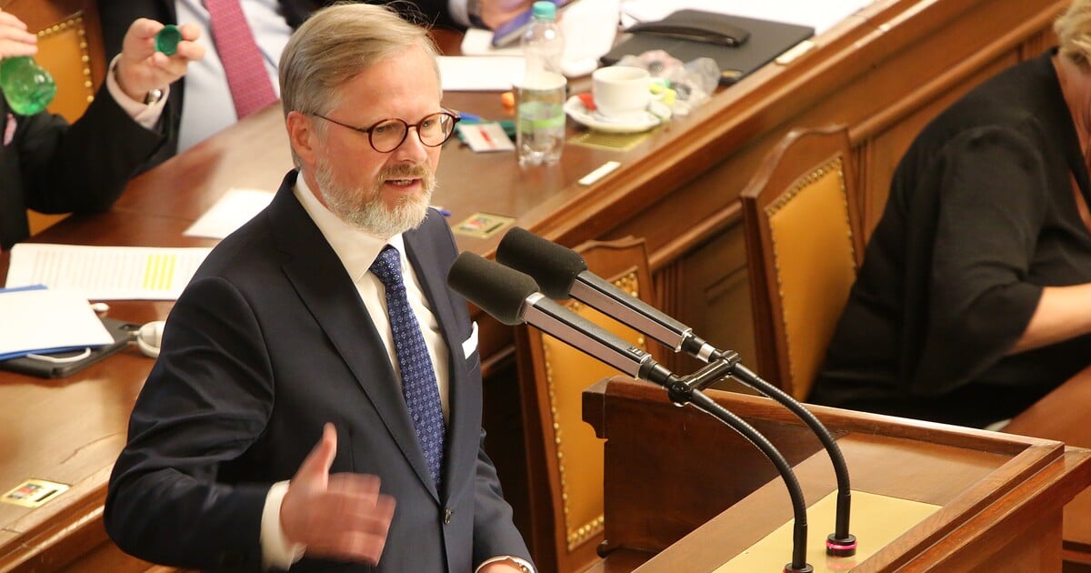 Vláda chce nižší valorizaci důchodů, opozice nesouhlasí