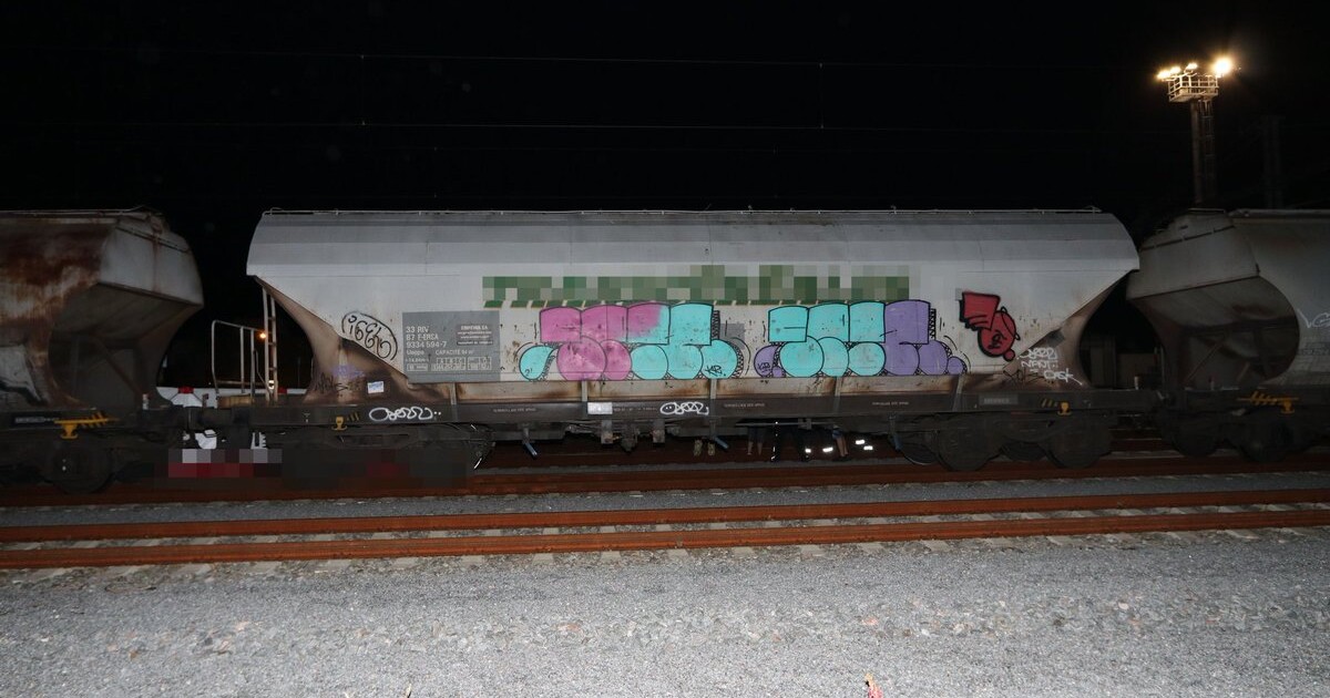 Tragédie v Letohradě: Mladí si na vagóně pořizovali selfie, jeden člověk zemřel po zásahu proudem