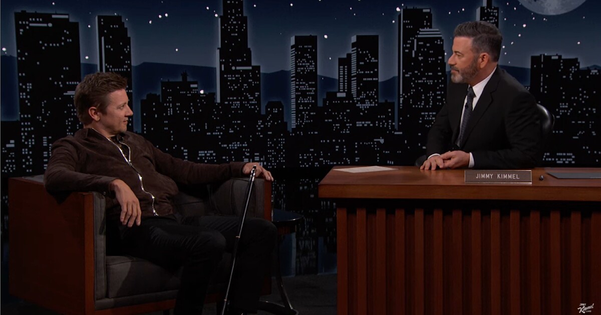VIDEO: Jeremy Renner promluvil o děsivé nehodě, při které málem zemřel. Už o ní i vtipkuje