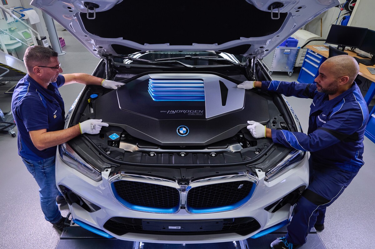 BMW, iX5 Hydrogen,