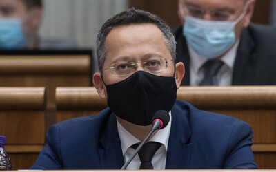 Kamenický zo Smeru: Ja sa nedám zaočkovať proti Covid-19. O vakcíne predtým konšpiroval aj Fico.