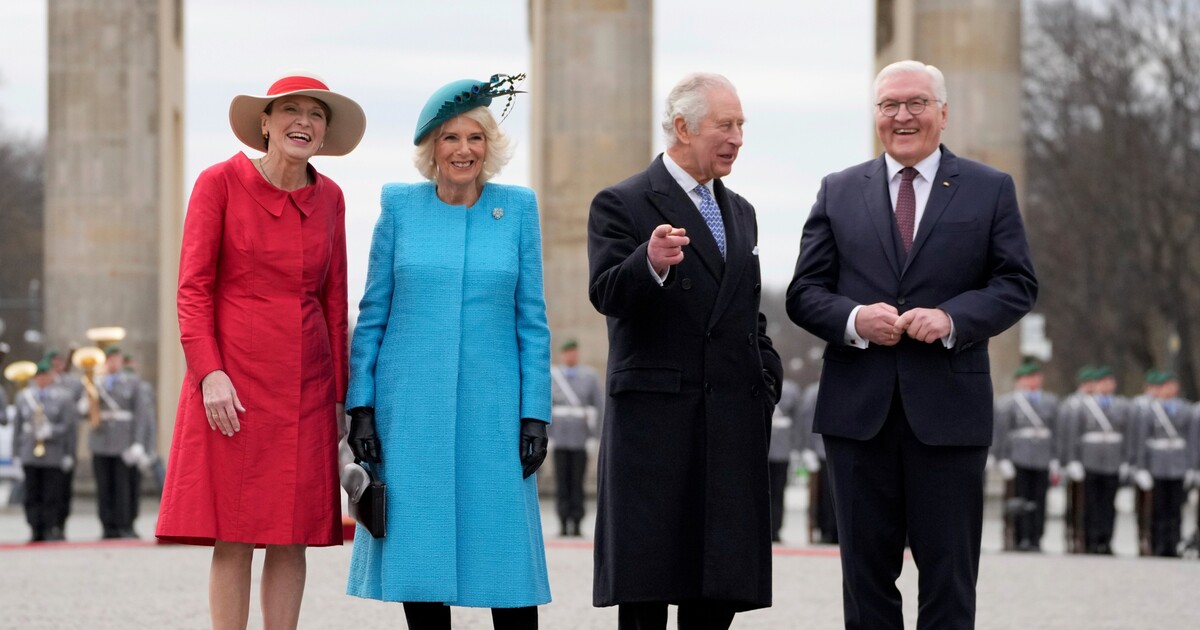 Obrazem: Britský král Karel III. je na své první zahraniční cestě, navštívil Německo