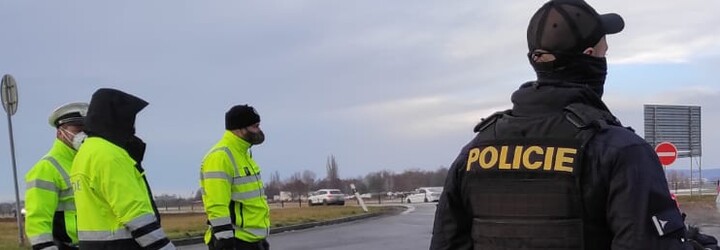 V rodinném domě v Praze došlo k pobodání. Následně policie pátrala po 14letém potenciálně ozbrojeném chlapci