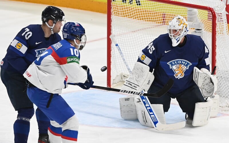MS 2022 v hokeji: Slovensko po prvej tretine vyhráva nad favorizovaným Fínskom 2 : 1.