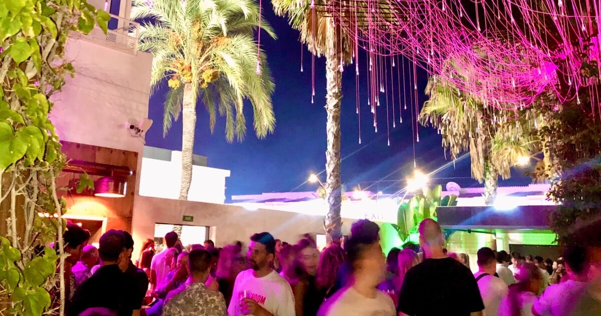 Vyzkoušeli jsme nejlepší klub na světě. Najdeš tu kouzelnou zahradu a DJs i na záchodech, ceny drinků tě ale dostanou