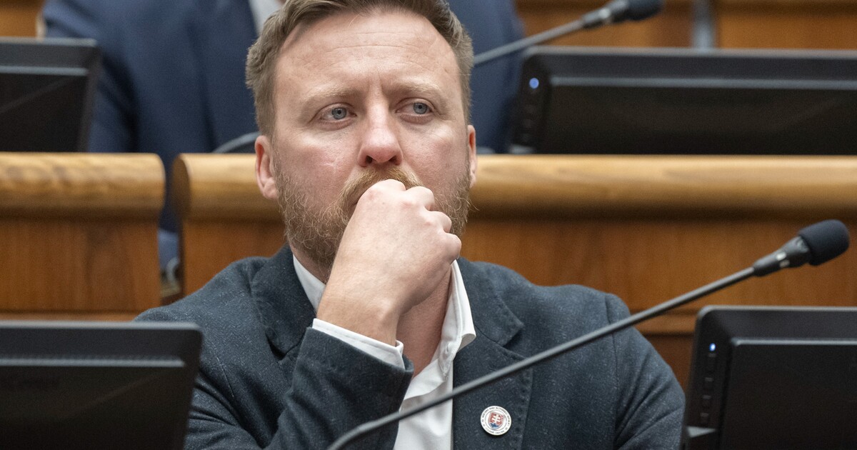 Banskobystrickí lekári a farmaceuti odmietajú tvrdenia Kotlára. 361 zdravotníkov mu posiela tvrdý odkaz