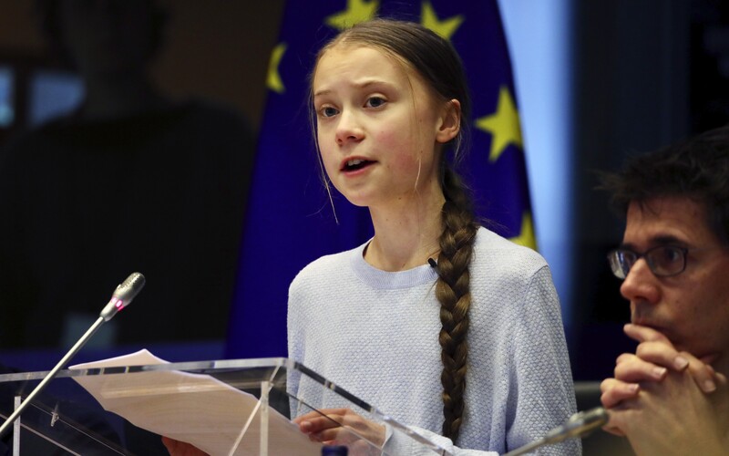Aktivistka Greta Thunberg se vrací do školy. Čeho se jí za poslední rok podařilo dosáhnout?