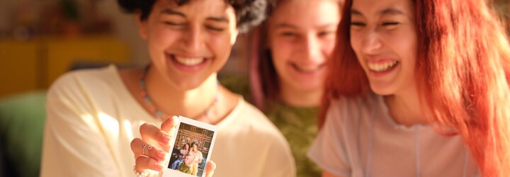 Zachyť ty nejlepší okamžiky a užij si léto s Instaxem naplno