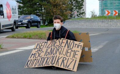 Ekoaktivistko Alžběto se posadilo do silnice, protože je zděšeno, jak moc ignorujeme klimatickou krizi (Rozhovor) Ekoaktivistko Alžběto se posadilo do silnice, protože je zděšeno, jak moc ignorujeme klimatickou krizi (Rozhovor)
