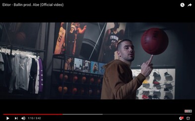Ektor je vychovaný životem a v novém videoklipu jede ballin jako nikdo jiný Ektor je vychovaný životem a v novém videoklipu jede ballin jako nikdo jiný