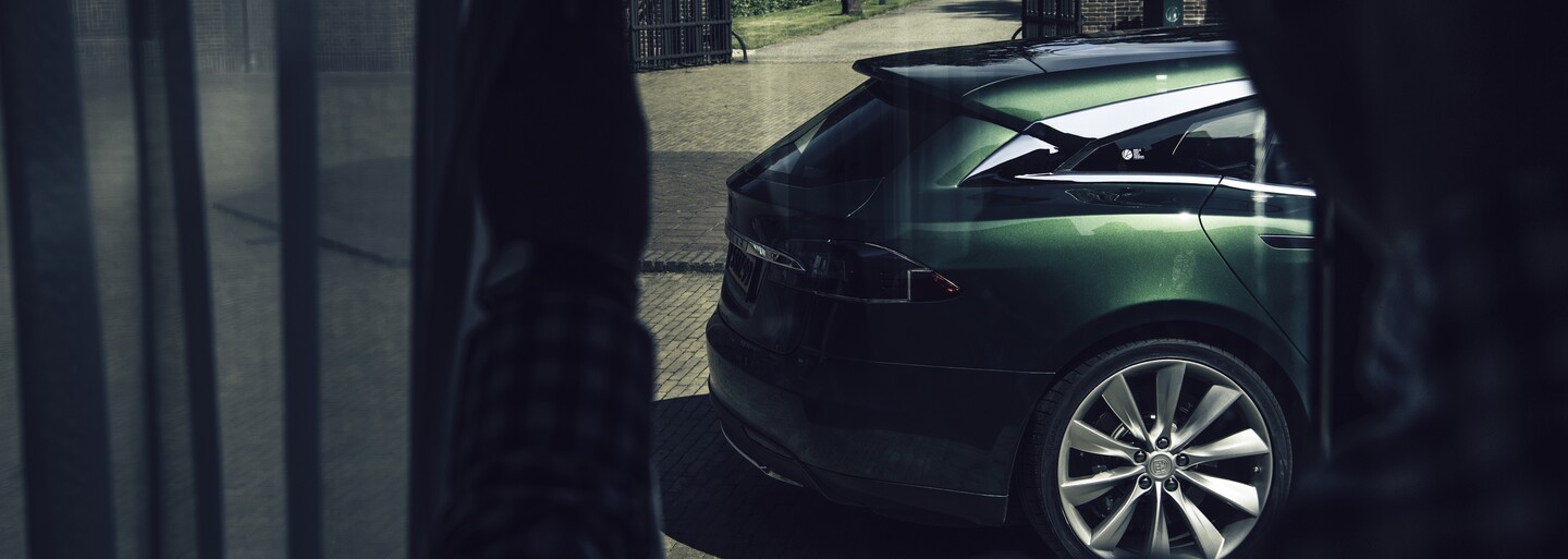 Elektrický Model S spoznávame ako štýlové kombi, prekvapivo však nepochádza od Tesly