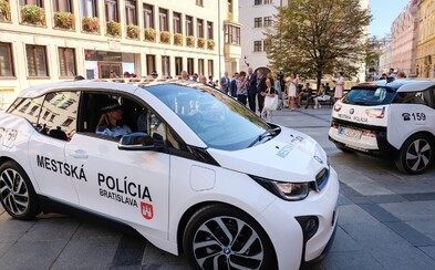 Elektrickým BMWi i3-kami sa už pýši aj bratislavská mestská polícia Elektrickým BMWi i3-kami sa už pýši aj bratislavská mestská polícia