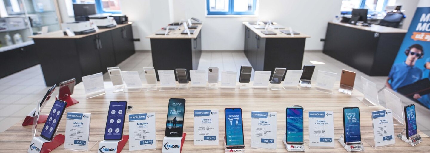 Elektroniku si vyskúšaš priamo v predajni a nečakáš v rade: Prémiové produkty môžeš mať doma za pár minút
