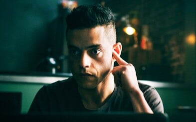 Elliot sa po hackovaní na súťaži opäť dostáva do poriadnych problémov. Pripomeňte si Mr. Robota ukážkou priamo z nadchádzajúcej série Elliot sa po hackovaní na súťaži opäť dostáva do poriadnych problémov. Pripomeňte si Mr. Robota ukážkou priamo z nadchádzajúcej série
