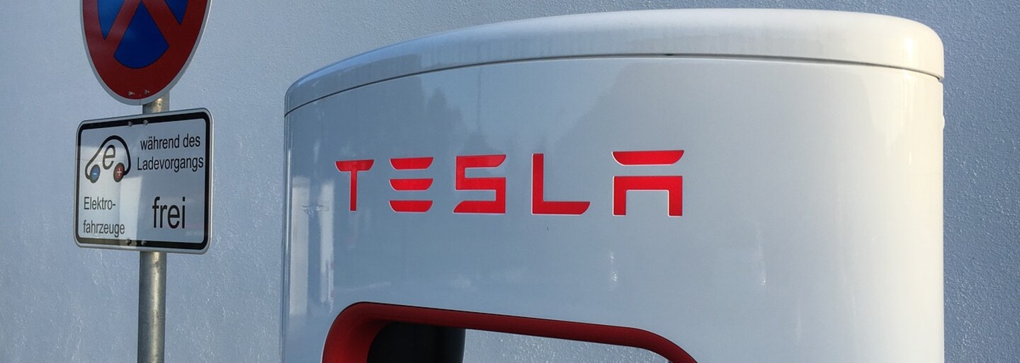 Elon Musk musí kvůli tweetu zaplatit 20 milionů dolarů a přijde o pozici šéfa představenstva