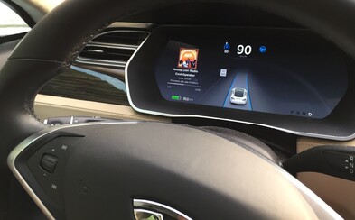 Elon Musk nenecháva nič na náhodu. Elektromobily Tesla budú do pol roka schopné jazdiť bez živého šoféra Elon Musk nenecháva nič na náhodu. Elektromobily Tesla budú do pol roka schopné jazdiť bez živého šoféra