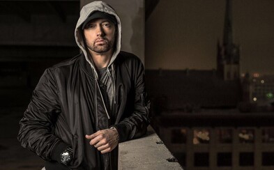 Eminem opäť novým rapom zaťal do živého. Skritizoval zbraňovú kultúru v Spojených štátoch amerických a zakončil ho trefným odkazom Eminem opäť novým rapom zaťal do živého. Skritizoval zbraňovú kultúru v Spojených štátoch amerických a zakončil ho trefným odkazom