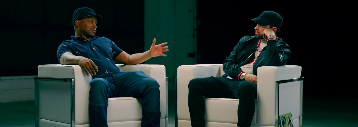 Eminem popiera, že by na Kamikaze dissoval Drakea. Tvrdí, že Grammy sú skorumpované a vyhrávajú ich kamaráti organizátorov