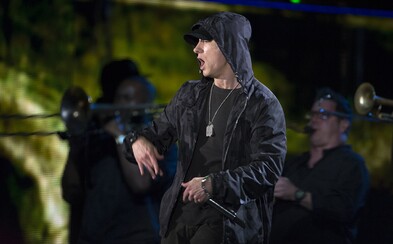 Eminem se nám po delším čase připomíná účastí na hostovačce, na kterou doručil kvalitní sloku Eminem se nám po delším čase připomíná účastí na hostovačce, na kterou doručil kvalitní sloku
