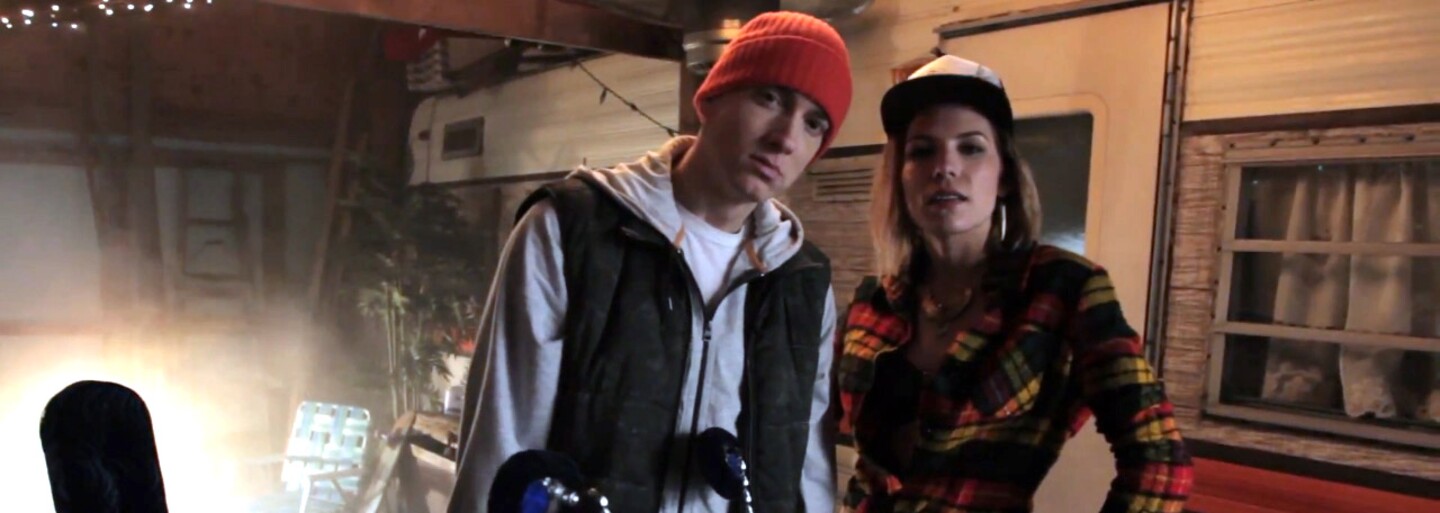 Eminem sa nám po dlhšom čase pripomína účasťou na hosťovačke, na ktorú doručil kvalitnú slohu