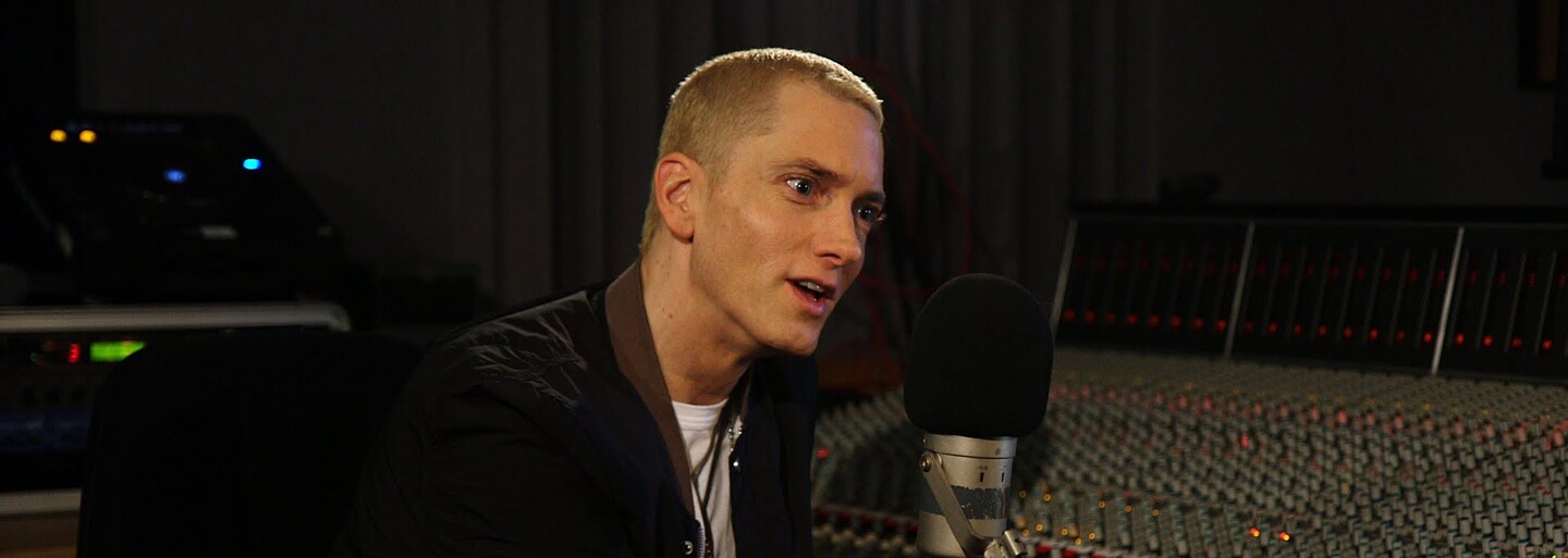Eminem upozorňuje takmer 8-minútovou skladbou, že je stále v hre. Pracuje aj na novom albume