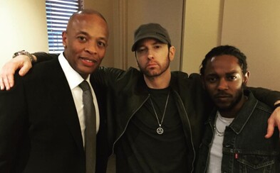 Eminem už potichu pracuje na novém albu. Nechtěně to prozradil režisér dokumentu o Dr. Drem, který se na něm má objevit Eminem už potichu pracuje na novém albu. Nechtěně to prozradil režisér dokumentu o Dr. Drem, který se na něm má objevit