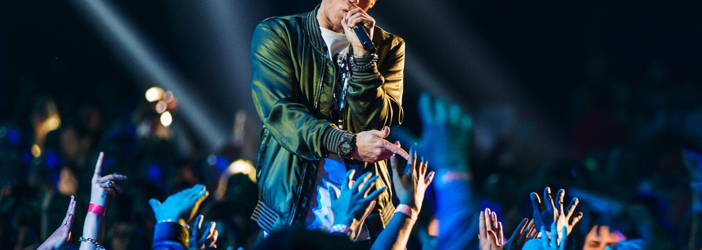 Eminem zarapoval narozeninové přání pro 50 Centa. Vzkázal mu, že po jedné z jeho skladeb chtěl skončit s kariérou