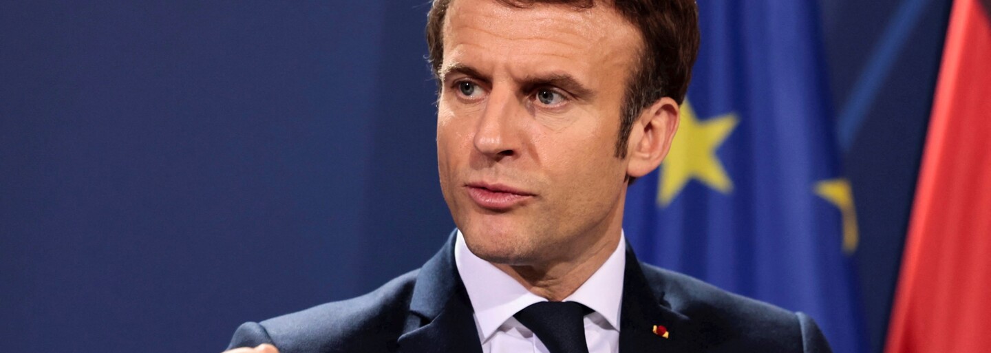 Emmanuel Macron: Interrupce je základním právem všech žen. Francouzští poslanci chtějí právo na potrat zakotvit v ústavě