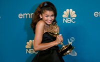 Emmy 2022: Zendaya z Euphorie hviezdila, najviac sošiek získali seriály Succession a Ted Lasso