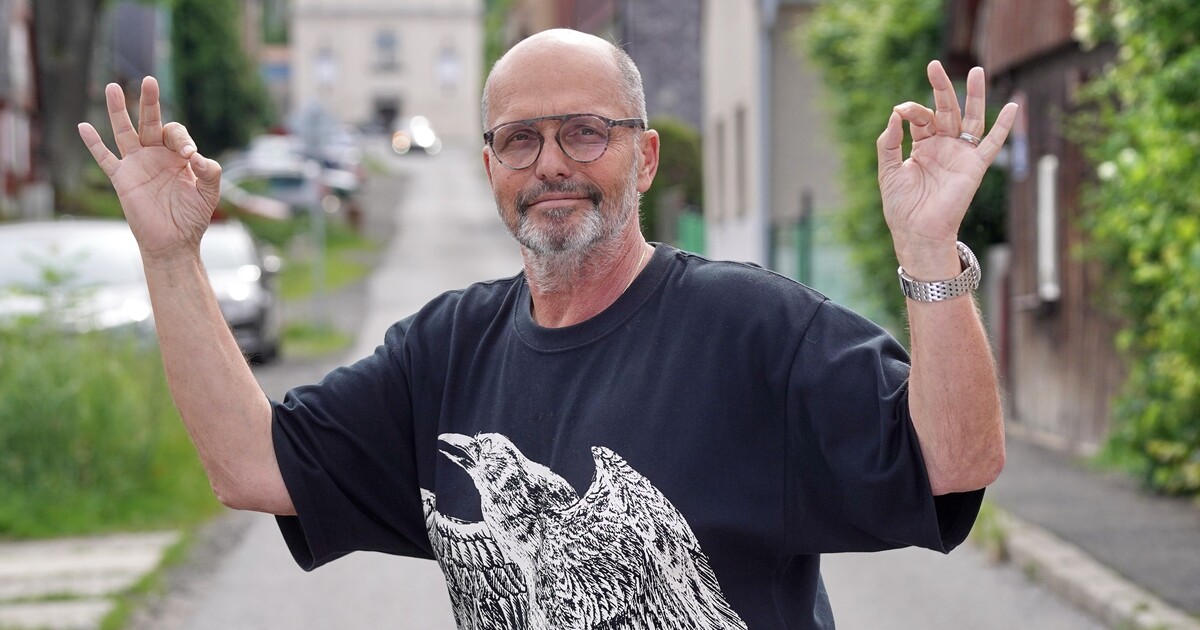 Internet donutil Zdeňka Pohlreicha přijít k volbám. Podívej se na vtipnou reakci nejen Mikýře