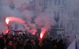 Epidemiolog o nedělní demonstraci: Nakazit se mohla půlka lidí