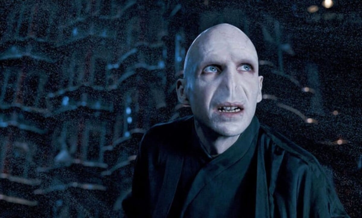 Avada Kedavra neříká lord Voldemort, ale Ralph Fiennes
