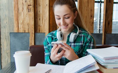 Erasmus, stáže, zlepšování jazyků a nabírání zkušeností. Podívali jsme se, jaké výhody pro mladé poskytuje Evropská unie Erasmus, stáže, zlepšování jazyků a nabírání zkušeností. Podívali jsme se, jaké výhody pro mladé poskytuje Evropská unie